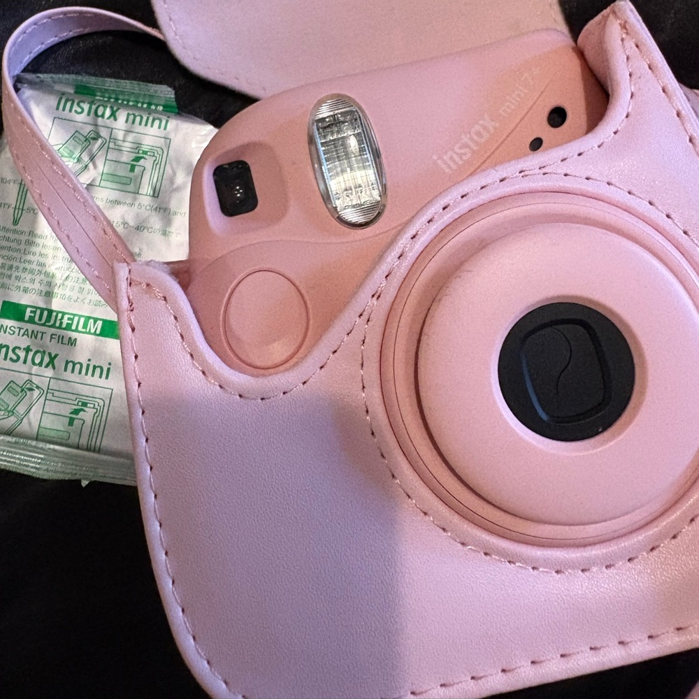 The Fujifilm Instax Mini 7+